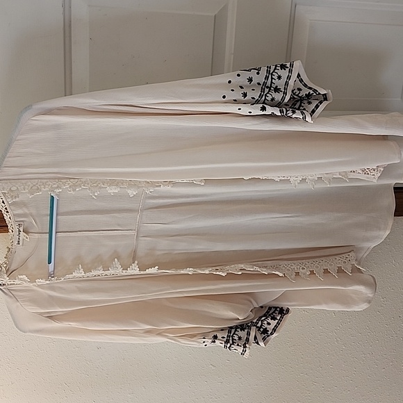 love on a hanger Tops - Cream and Black Boho Wrap